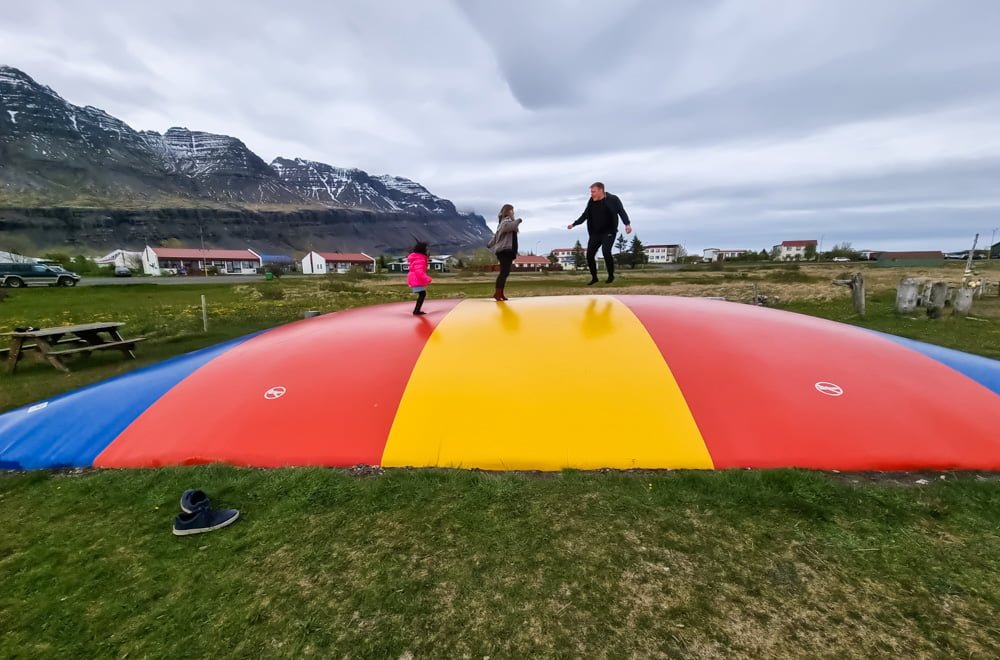 Breiðdalsvík Ærslabelgur Hreinir Garðar Ærslabelgir